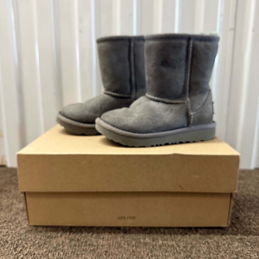 Kids Uggs T Classic II Grey Size 9